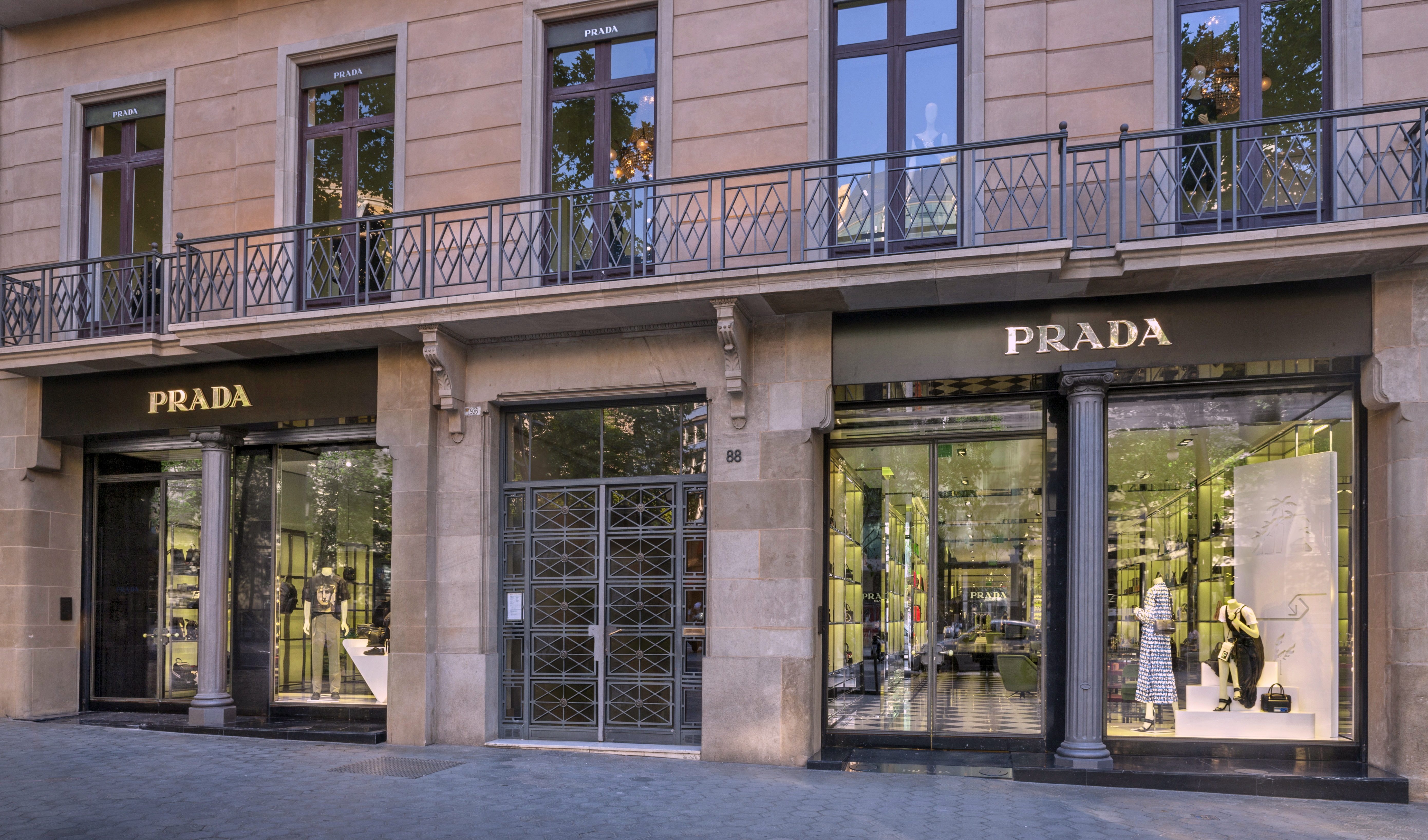 Private investors buy Prada's premises in Passeig de Gràcia