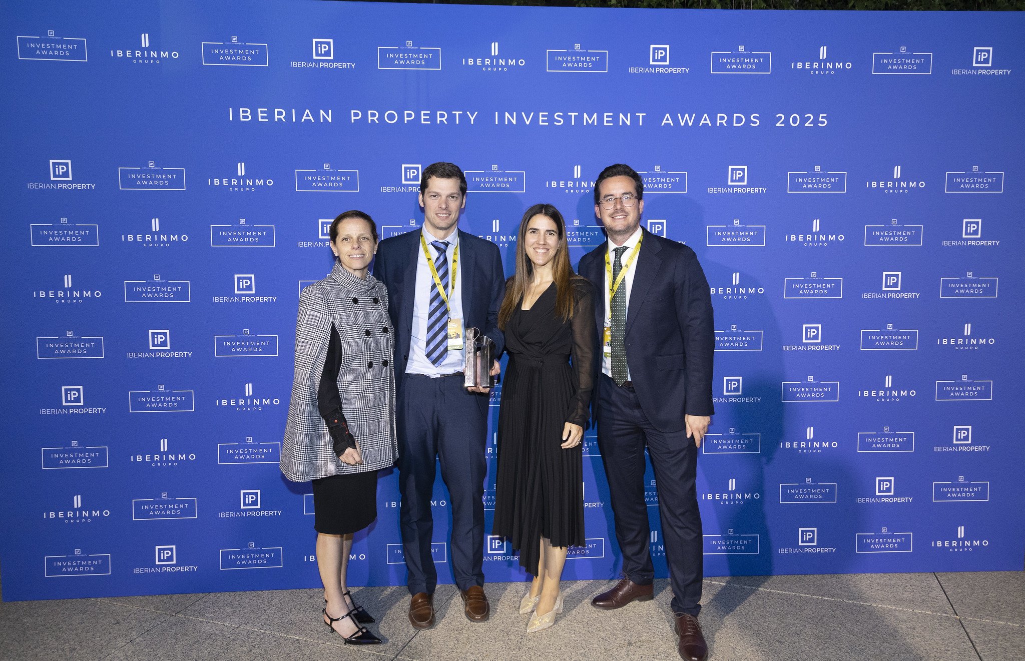 HINES HOLDING THE "GREEN ASSET INITIATIVE OF THE YEAR" TROPHY