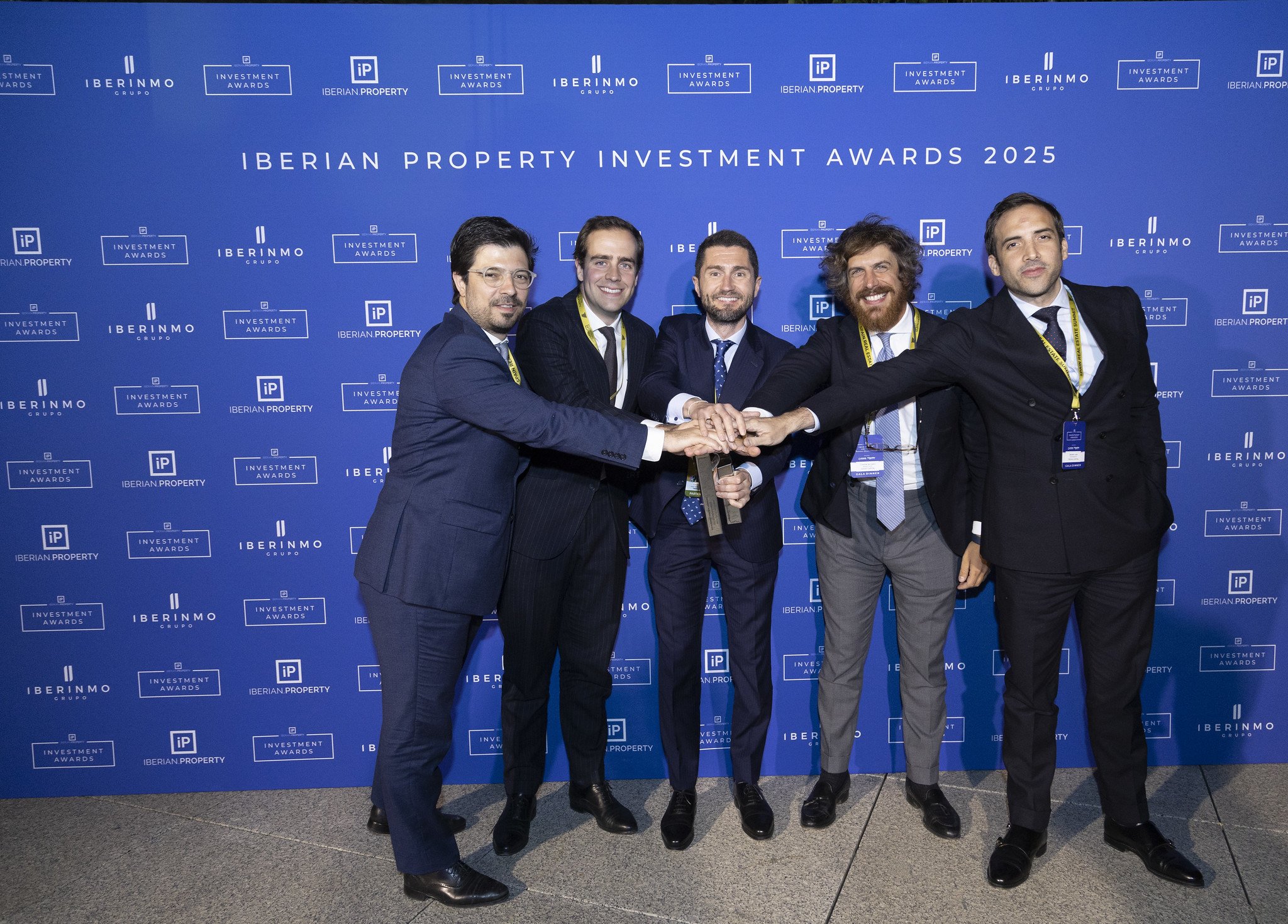 TIKEHAU CAPITAL AND QUEST CAPITAL HOLDING THE "DEAL OF THE YEAR IN PORTUGAL" TROPHY