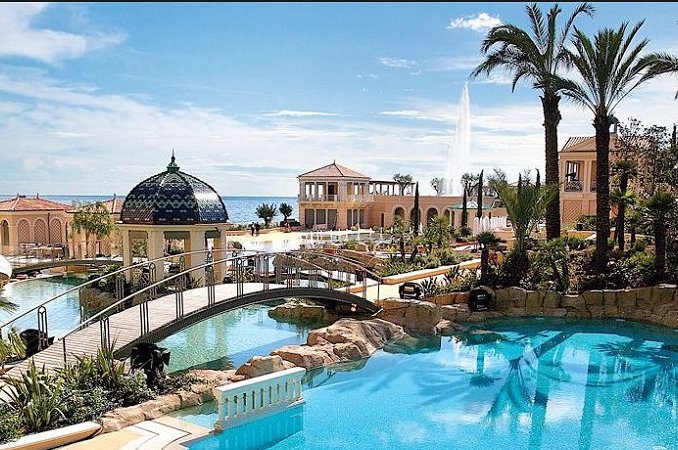 Investment in hotels is around €4000M in 2017