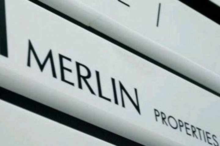 Apollo negotiates the purchase of 14 office buildings from Merlin