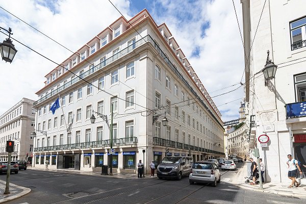 C&W COMMERCIALIZES PORTFOLIO OF CAIXA GERAL DE DEPÓSITOS