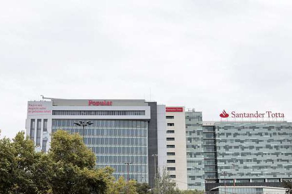 Apollo and Bain want Santander's non-performing portfolio in Portugal